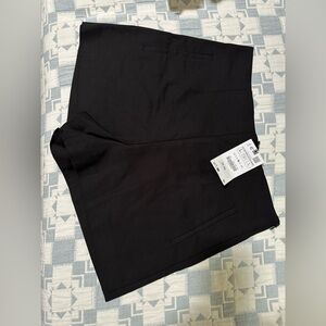 Women’s Zara shorts size L never worn